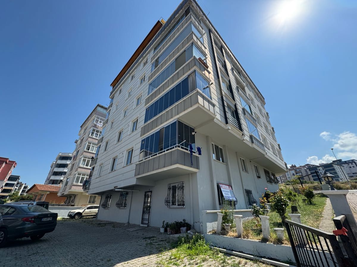 SALON/MUTFAK AYRI BAHÇE KATI KİRALIK 2+1 DAİRE