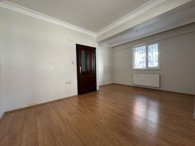 SALON/MUTFAK AYRI BAHÇE KATI KİRALIK 2+1 DAİRE