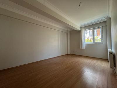 SALON/MUTFAK AYRI BAHÇE KATI KİRALIK 2+1 DAİRE