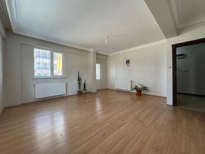 SALON/MUTFAK AYRI BAHÇE KATI KİRALIK 2+1 DAİRE