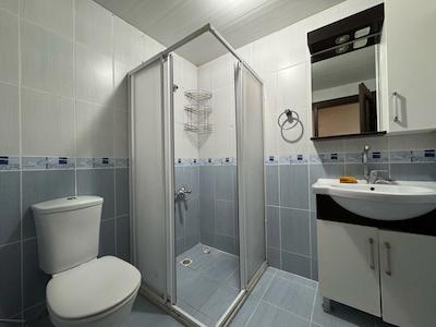 SALON/MUTFAK AYRI BAHÇE KATI KİRALIK 2+1 DAİRE