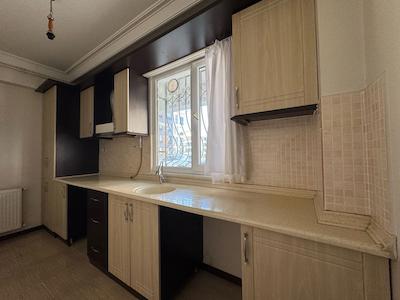 SALON/MUTFAK AYRI BAHÇE KATI KİRALIK 2+1 DAİRE