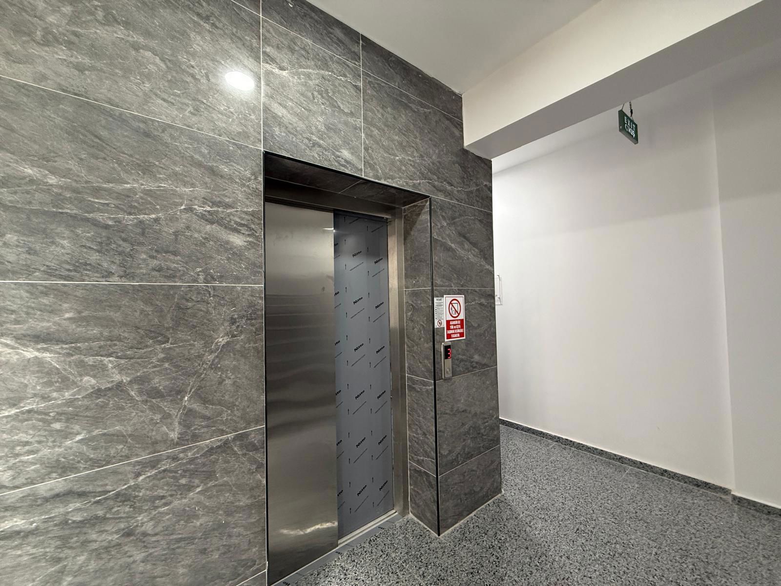 BAŞISKELE BELEDIYE KARŞISI KIRALIK MODERN OFIS