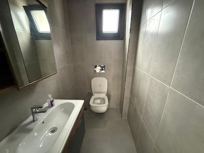 BAŞISKELE BELEDIYE KARŞISI KIRALIK MODERN OFIS