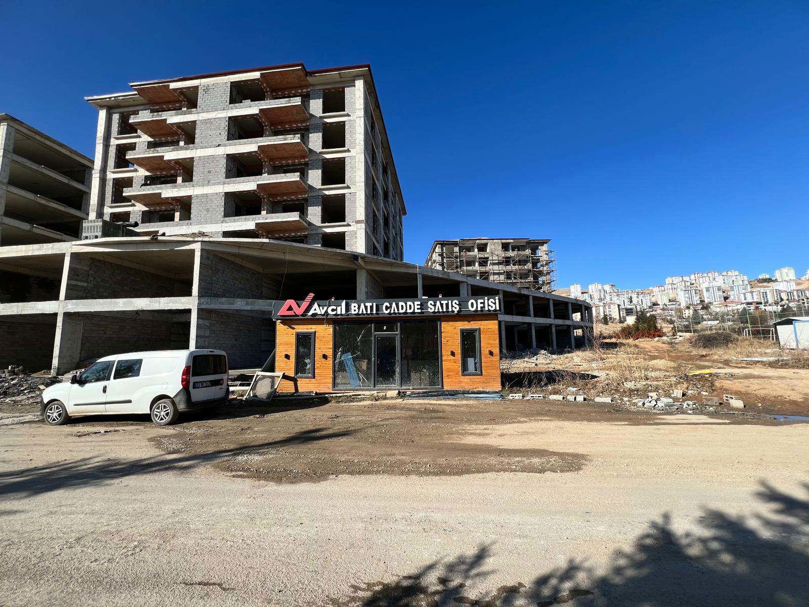 REMAX DOĞU ANA CADDEYE SIFIR ÇOK UYGUN FİYATA SATILIK 3+1 DAİRE