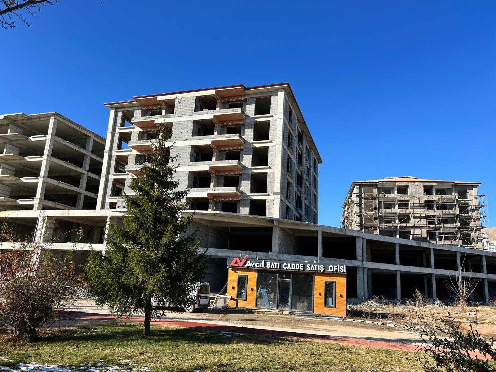 REMAX DOĞU ANA CADDEYE SIFIR ÇOK UYGUN FİYATA SATILIK 3+1 DAİRE