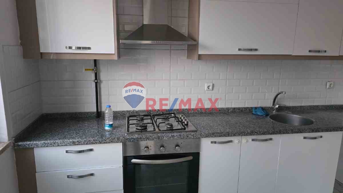 REMAX MODEL DEN YARDIMSEVERLER OKULU YAKINI 115M² 2+1 KİRALIK DAİRE