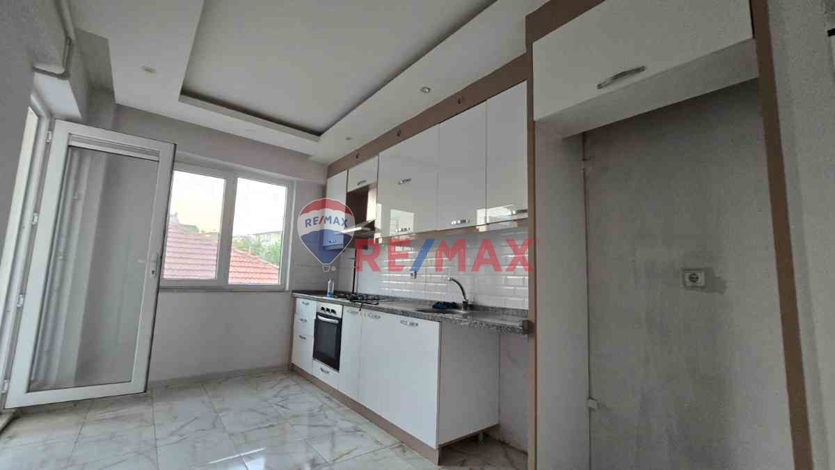 REMAX MODEL DEN YARDIMSEVERLER OKULU YAKINI 115M² 2+1 KİRALIK DAİRE