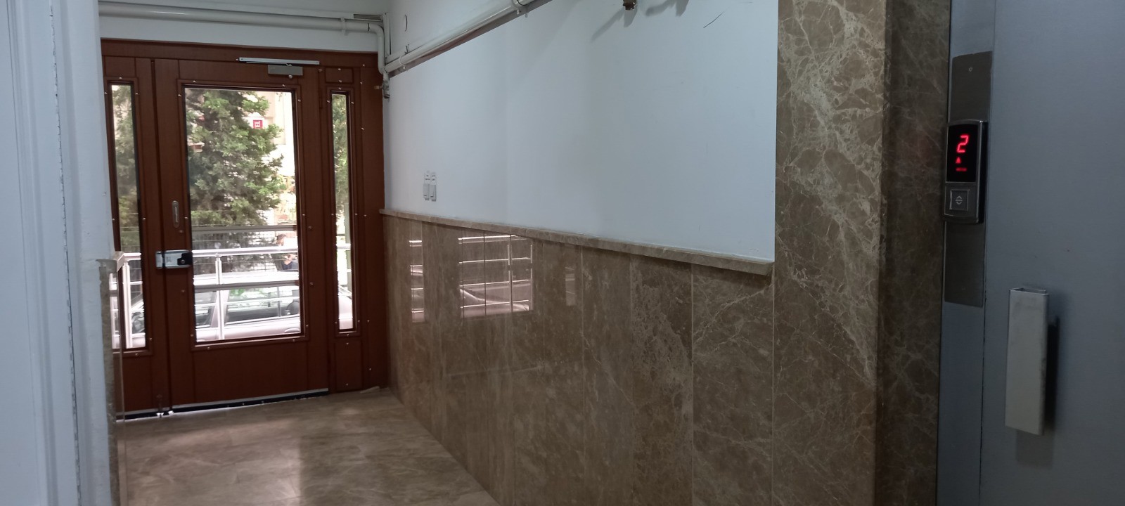 ISTANBUL KOZYATAĞI BAYAR CADDESİNDE 3+1 KIRALIK DAİRE