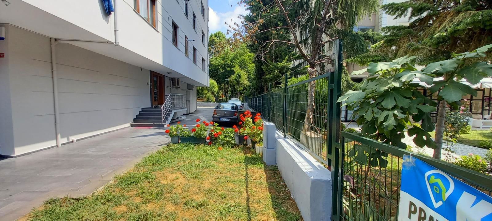 ISTANBUL KOZYATAĞI BAYAR CADDESİNDE 3+1 KIRALIK DAİRE