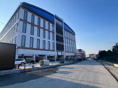 SAĞLAM SANAYİ TİCARET MERKEZİNDE 400 M2 NET SATILIK FABRİKA