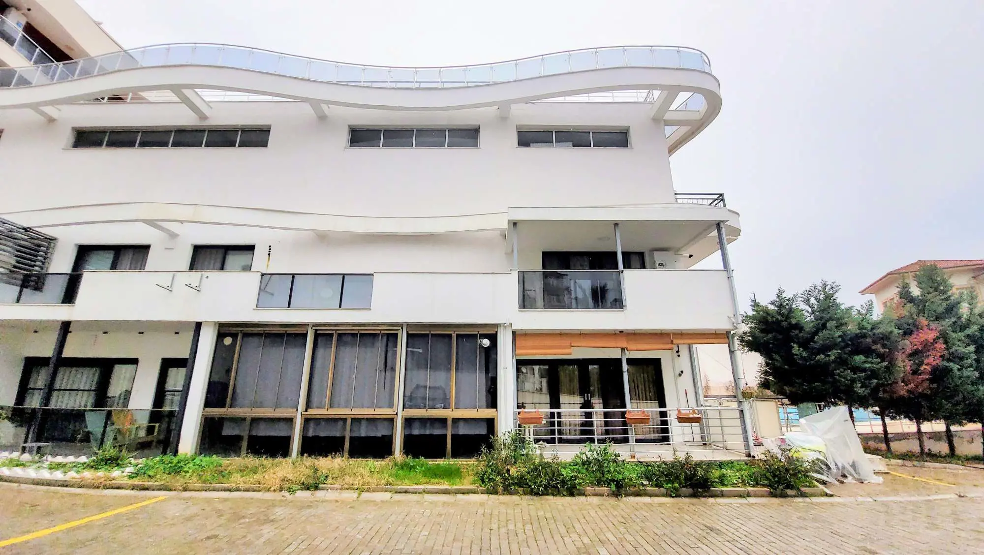 KUŞADASI KADINLAR DENİZİNDE SATILIK DOĞALGAZLI  2+2 BAHÇE DUBLEKS 