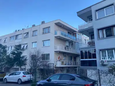 KARABAĞLAR ADNAN SÜVARI'DE MERKEZI KONUMDA 3+1 DAIRE