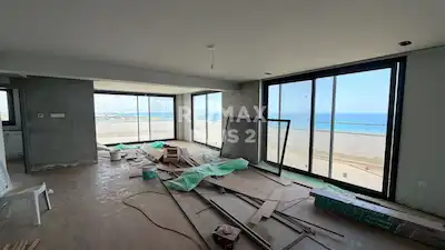 MAĞUSA’NIN ZİRVESİNDE! | 250 M² 5+1 PENTHOUSE | FULL DENİZ MANZARASI | £370.000 !!!