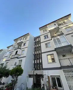 KUŞADASI’NDA MERKEZİ LOKASYONDA 2+1 SATILIK DAİRE