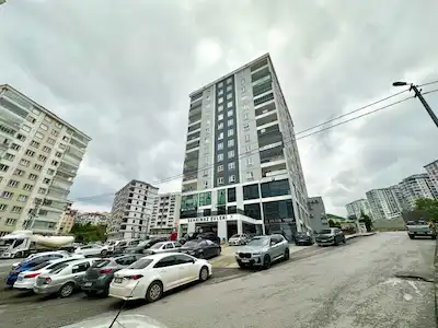 KAŞÜSTÜ ŞEHRİNAZ EVLERİ'NDE DEVREN KİRALIK KUAFÖR SALONU