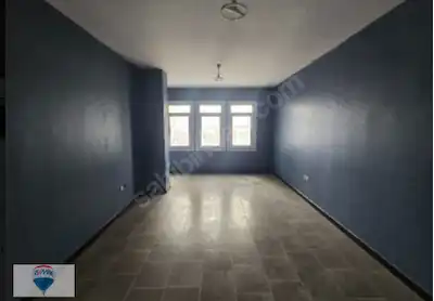 TUZLA İÇMELER E-5 CEPHELİ OFİS