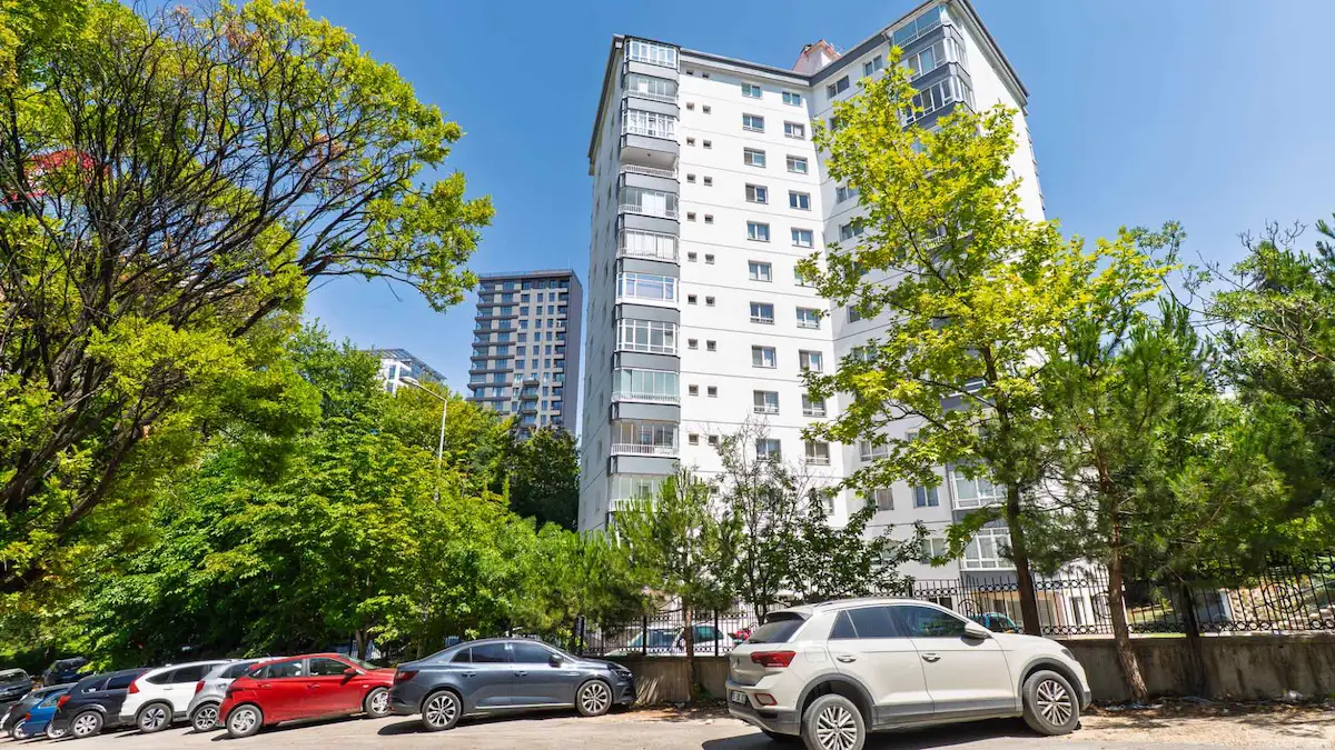 ANKARA İŞÇİ BLOKLARI’NDA FERAH, MANZARALI 4+1 SATILIK DAİRE