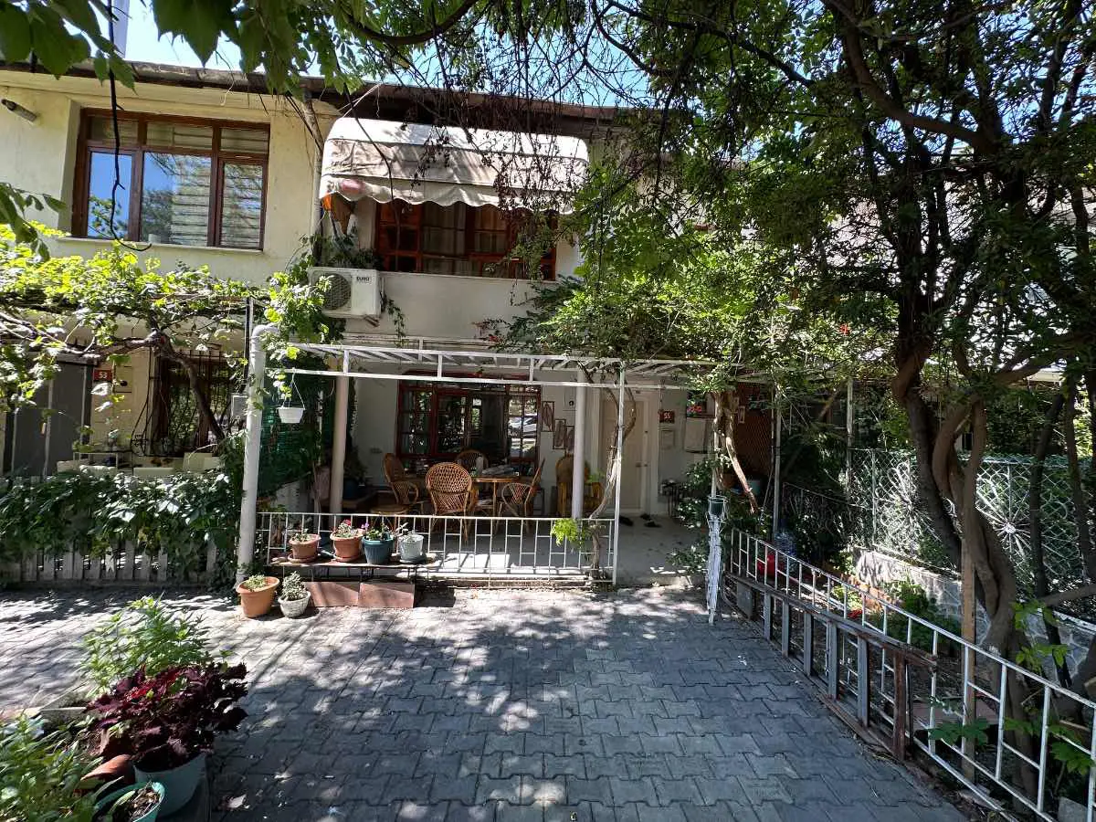 İLKYERLEŞİM'DE YAPILI 3+1 SATILIK MÜSTAKİL EV 