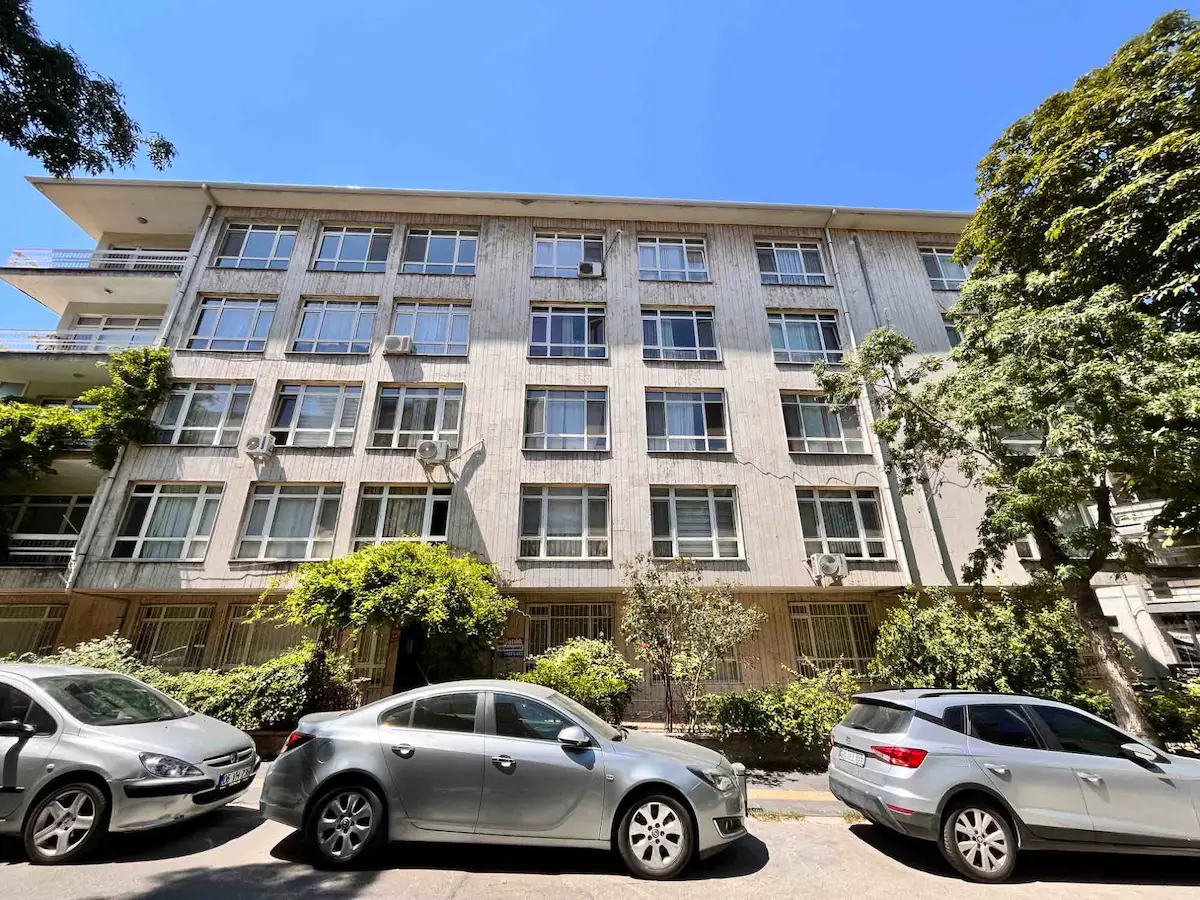 ÇANKAYA KAVAKLIDERE MAH. YALIM SOKAKTA 3+1 SATILIK DAİRE