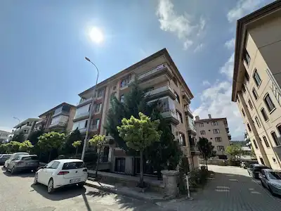 SELÇUKLU MAH. SİTE İÇİ ASANSÖRLÜ EBEVEYN BANYOLU 3+1 KİRALIK DAİRE