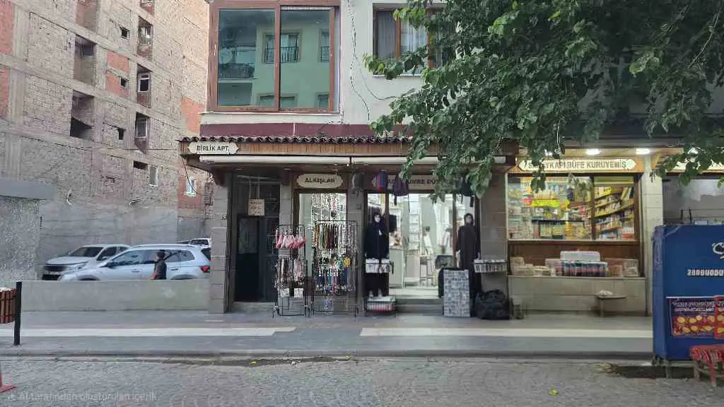 HZ SÜLEYMAN YOLU ÜZERİ 120 M² SATILIK DÜKKAN