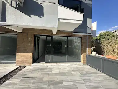 RE/MAX SMYRNA’DAN | YEŞİLYURT ÜZÜMCÜ’DE CADDEYE YAKIN, BACALI 70 M² KİRALIK DÜKKÂN