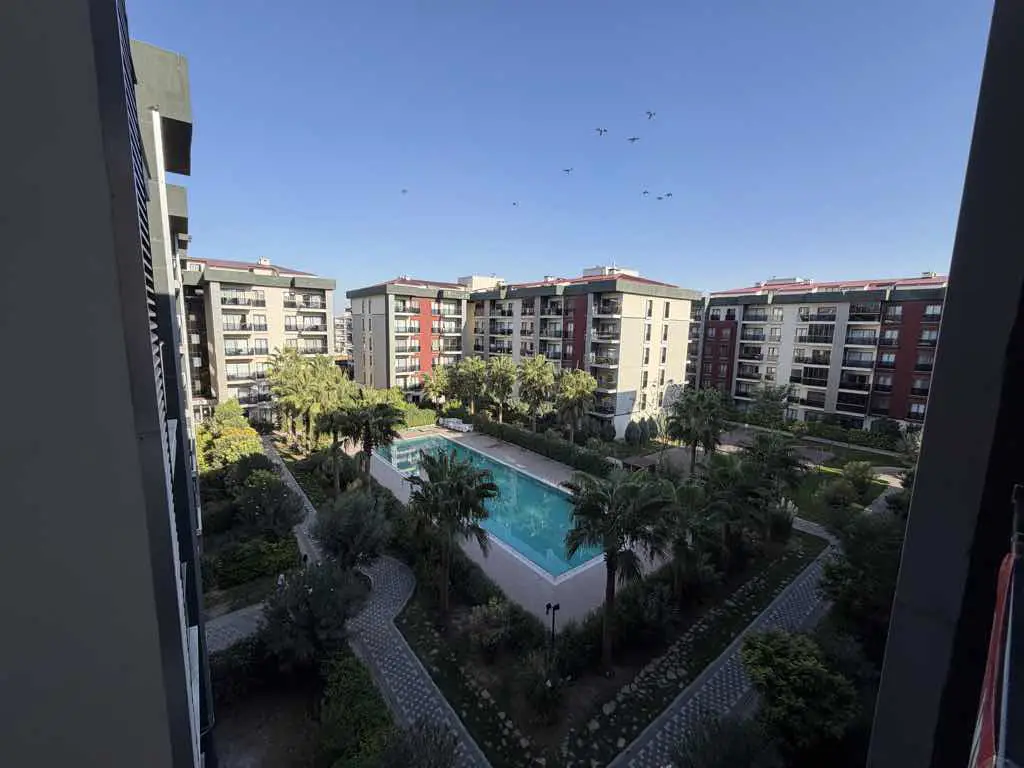 REMAX ARMA’DAN HAVUZ CEPHELİ KİRALIK 1+1 FULL EŞYALI DAİRE