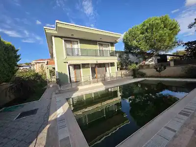 REMAX ANKA'DAN MERKEZİ KONUMDA 6+1 MÜSTAKİL VİLLA