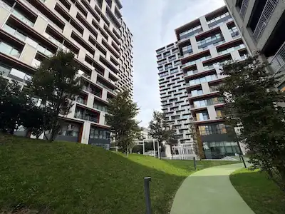 AND PASTEL AZ KATLI BLOKTA BÜYÜK TIP CAM BALKONLU KIRALIK 3+1
