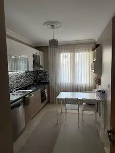 ÇAMÇEŞMEDE MANZARAYA HÂKİM, BALKONLU 2+1 SATILIK DAİRE