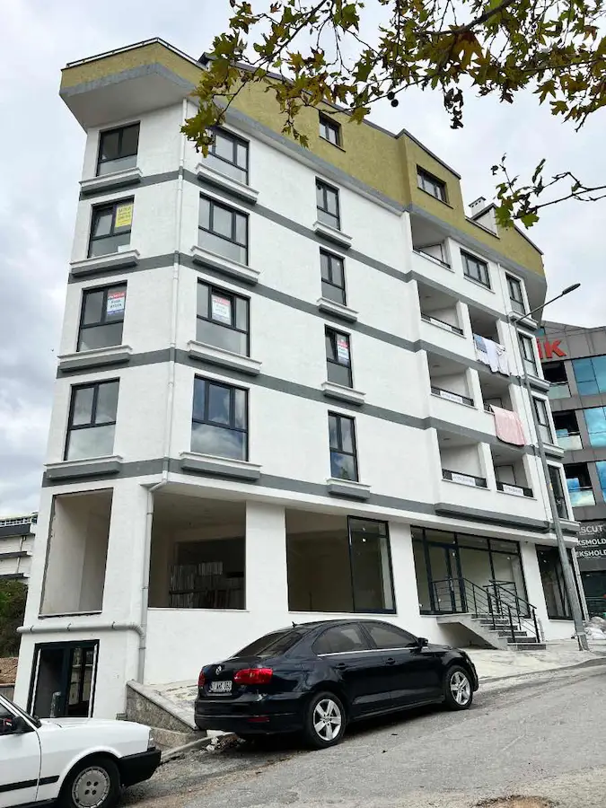 ÇAYIROVA ŞEKERPINAR MERKEZDE SATILIK SIFIR 2+1 ASANSÖRLÜ DAİRE