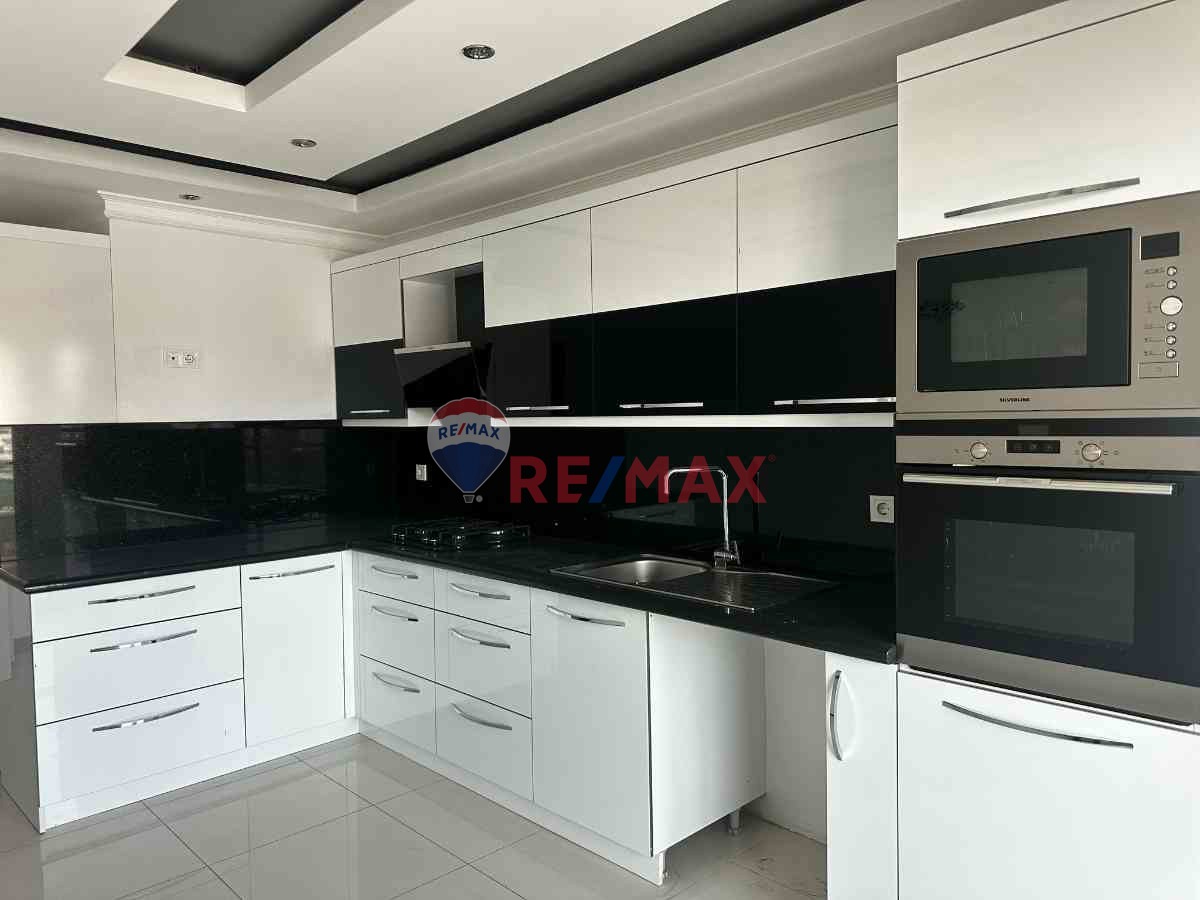 ALANYA SUGÖZÜ MAHALLESI'NDE 300 M² KIRALIK 5+1 OFIS