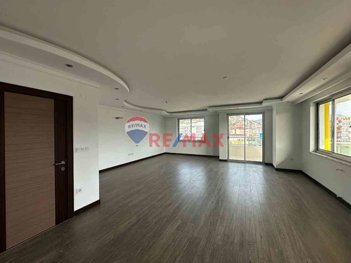 ALANYA SUGÖZÜ MAHALLESI'NDE 300 M² KIRALIK 5+1 OFIS