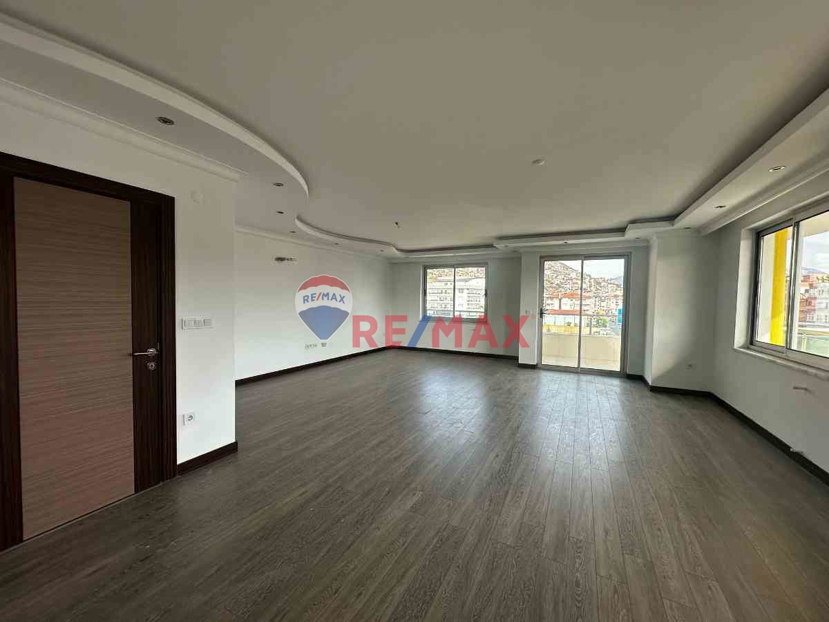 ALANYA SUGÖZÜ MAHALLESI'NDE 300 M² KIRALIK 5+1 OFIS