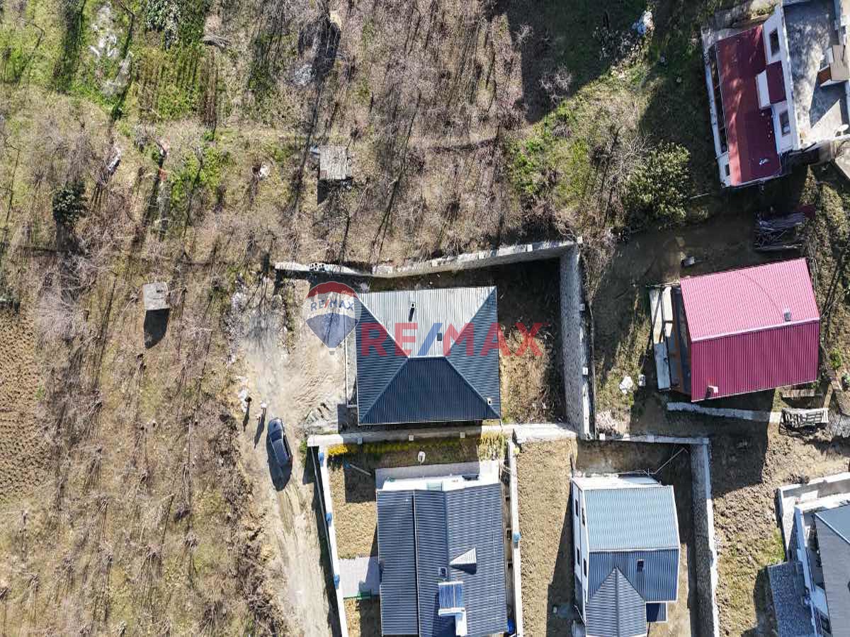 YEŞILOVA 'DA SAHIL YOLUNA 4.5 KM MESAFEDE KARKAS VILLA