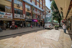 FETHİYE CADDESİ'NDE SATILIK BOŞ OFİS