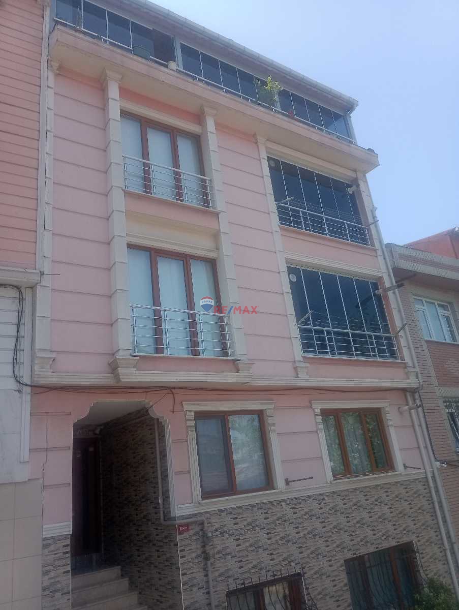 RAMİ CUMA MAHALLESİ ATABEY SOKAKTA SATILIK 5+1 DUBLEKS DAİRE