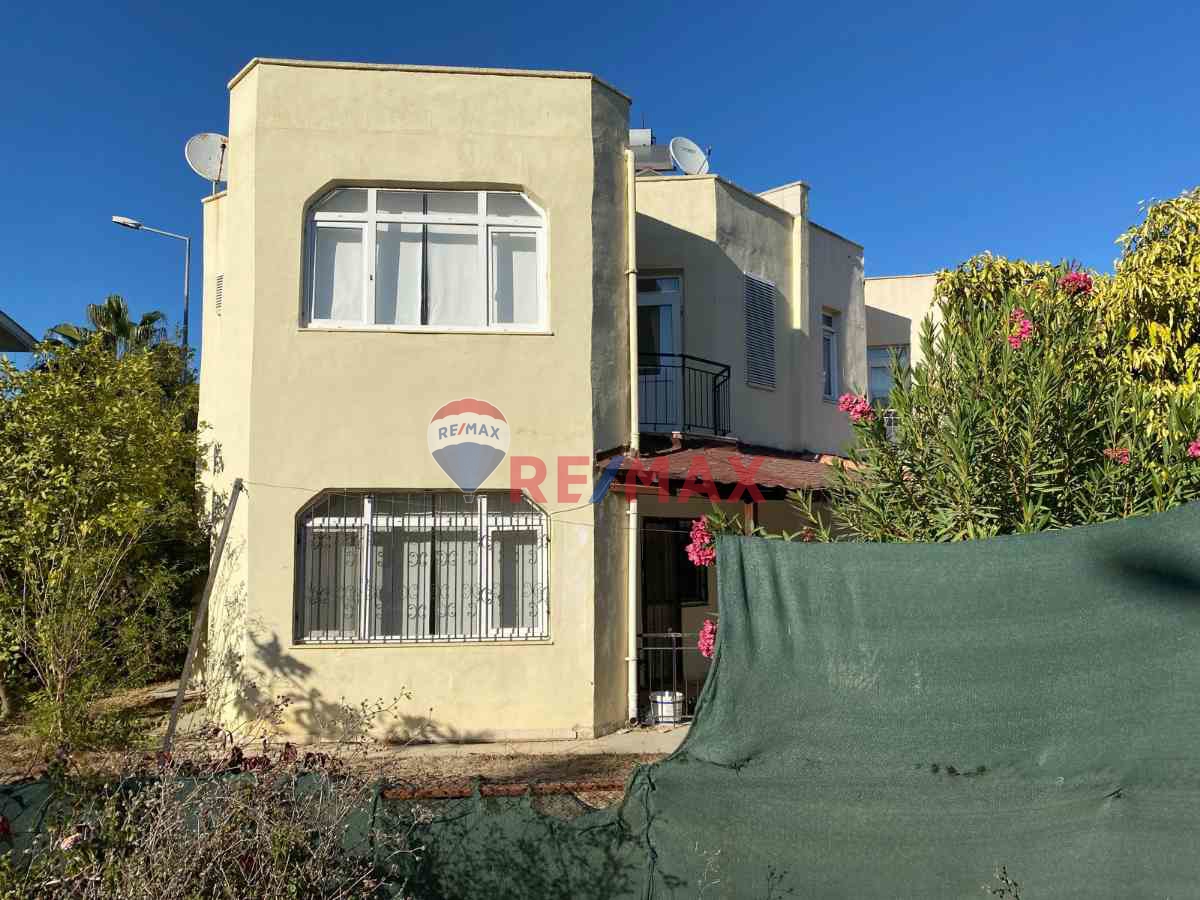 KADRIYE OTELLER BÖLGESI, ANAYOLA YAKIN 2+1 EŞYALI KIRALIK VILLA