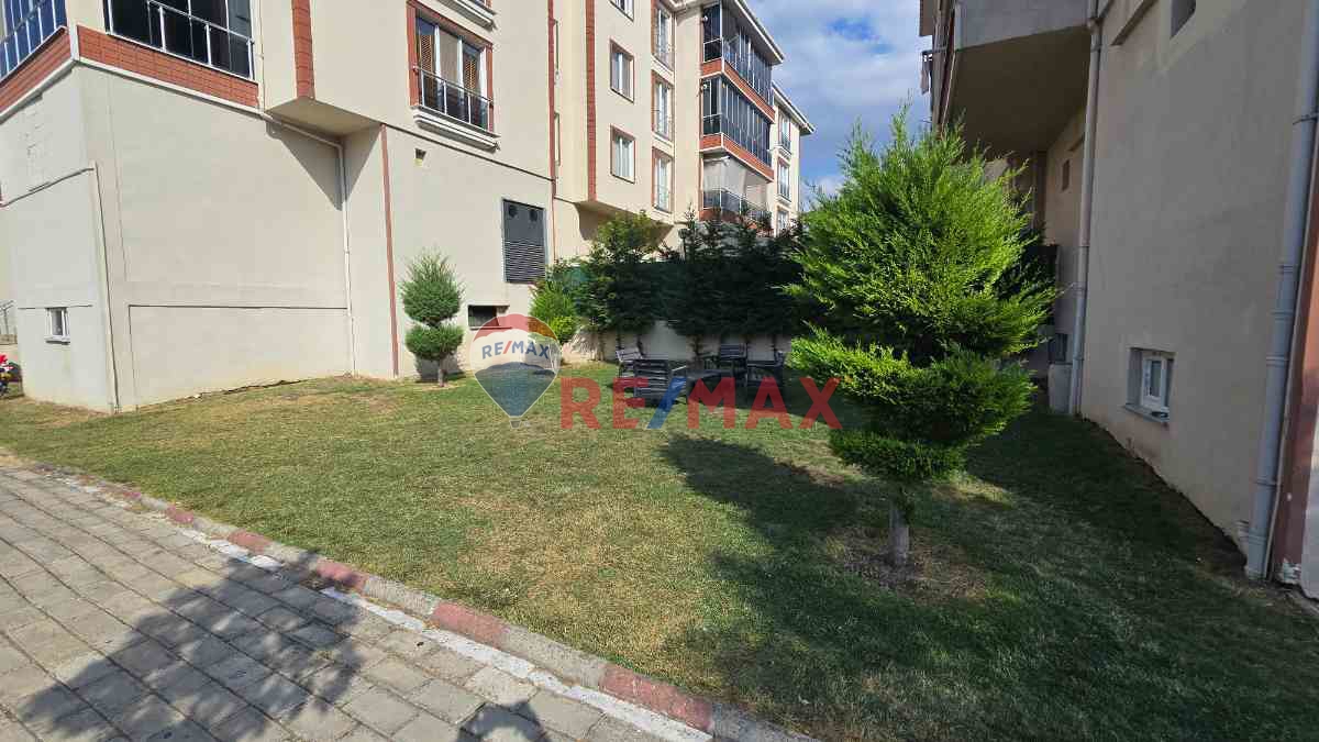 GELİNCİK KONAKLARINDA SATILIK 3+1 ARAKAT DAİRE