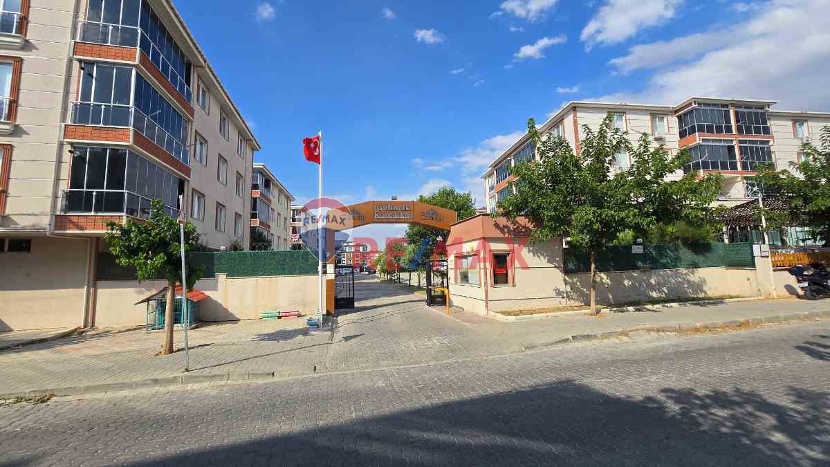 GELİNCİK KONAKLARINDA SATILIK 3+1 ARAKAT DAİRE