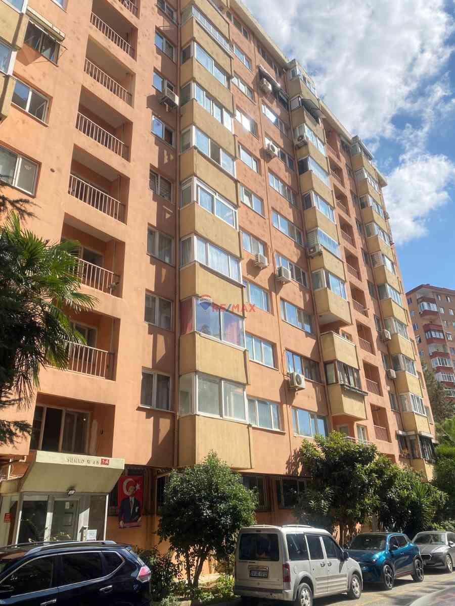 KOZYATAĞI SÜMKO SİTESİNDE İÇİ YENİLENMİŞ KİRALIK 3+1 DAİRE