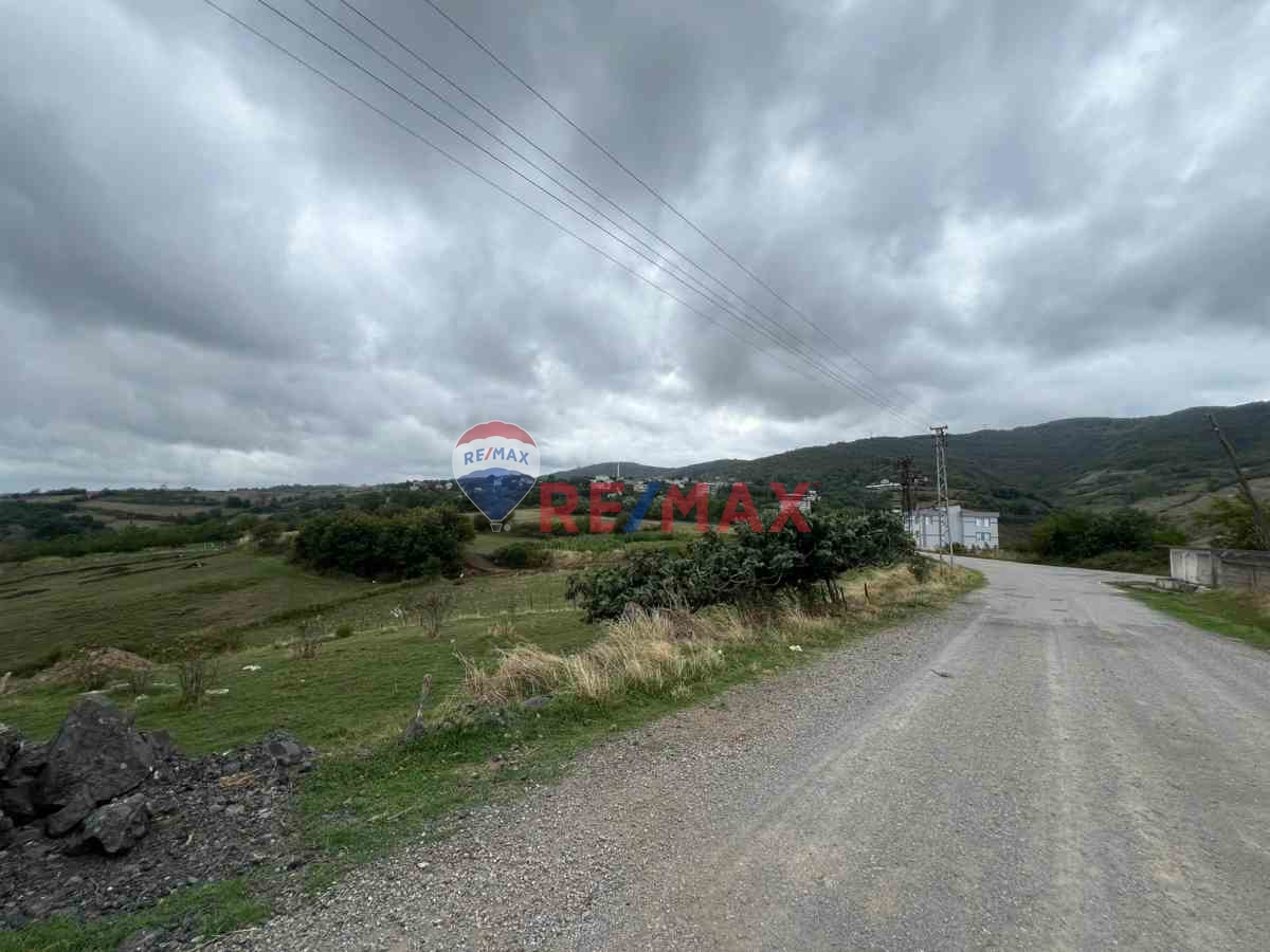 ÇIRAKMAN YEL DEĞİRMENİNİN HEMEN YANINDA MANZARALI SATILIK ARSA