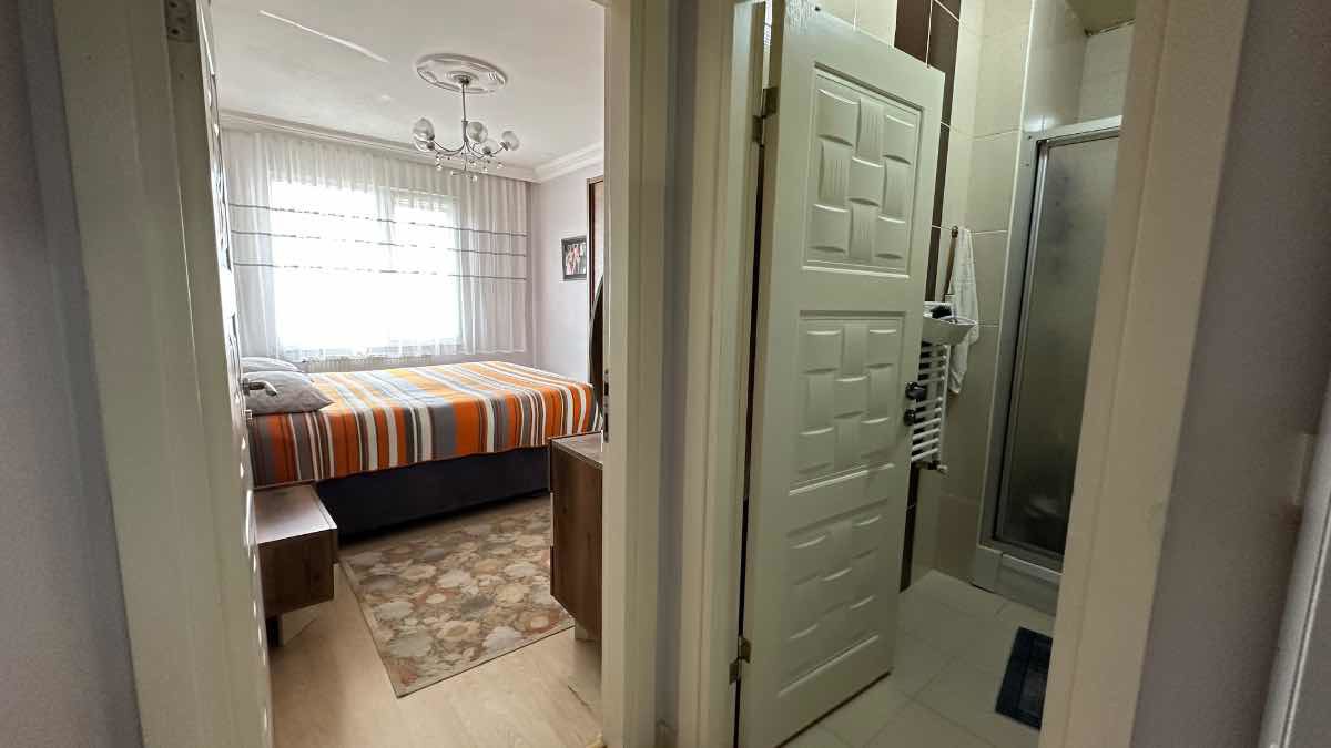 GÜRPINAR'DA ÇATI DUBLEKSİ 2+2 BALKONLU 2 BANYOLU SATILIK DAİRE