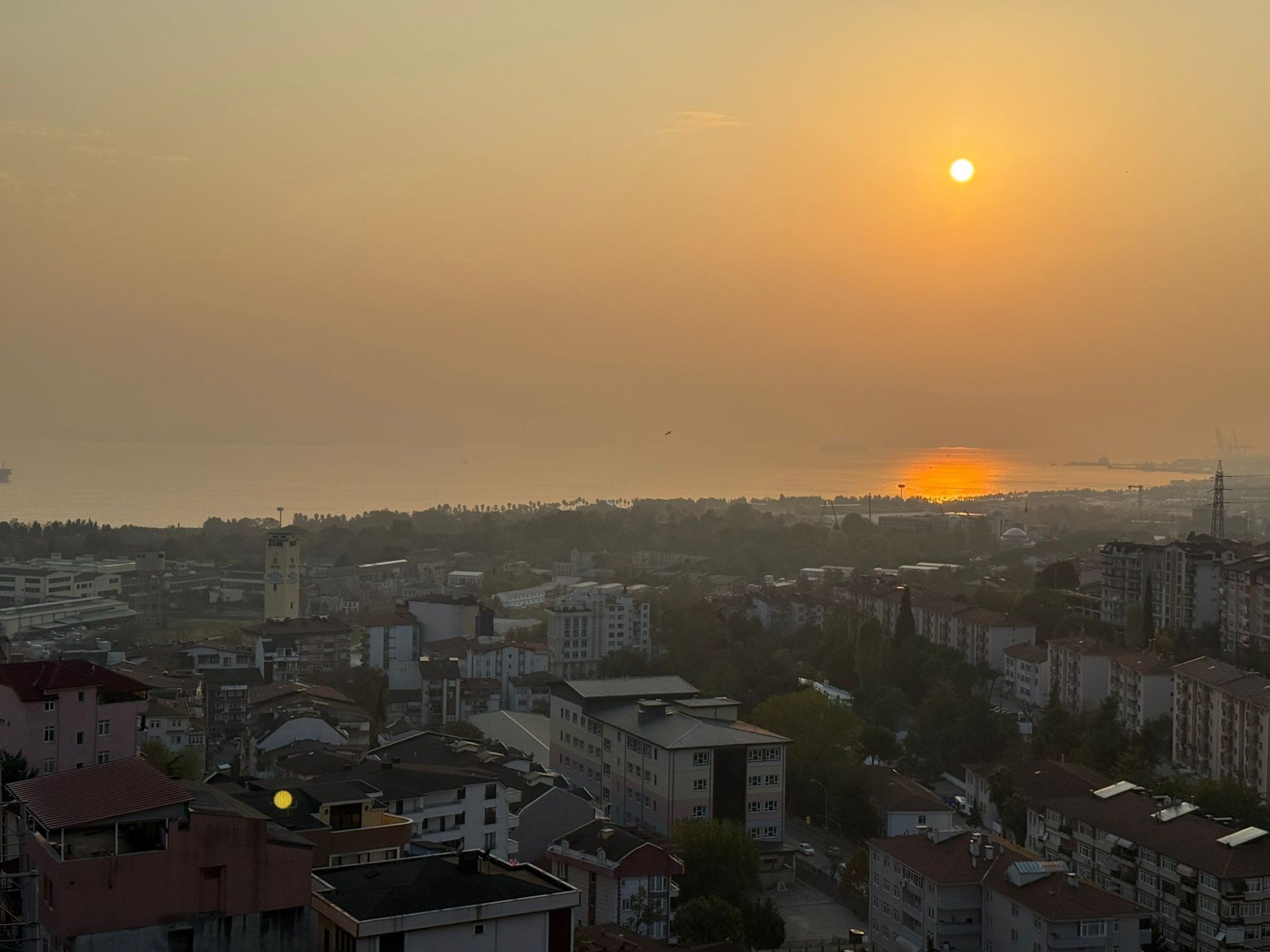 KOCAELİ İZMİT TURGUT MAHALLESİ MANZARALI SATILIK 1+1