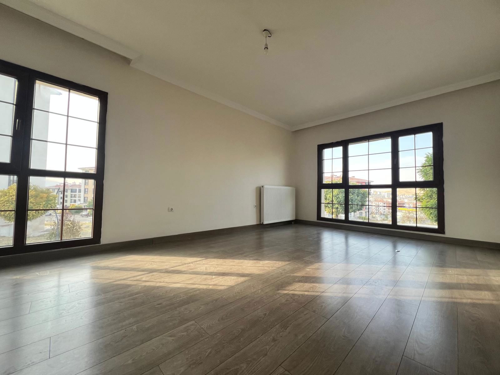 REMAX DOĞU GÜNEYKENT MAH. 2. ETAP KİRALIK DAİRE