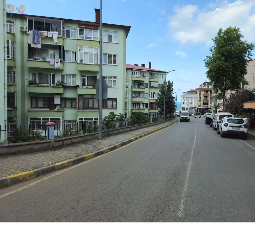 REMAX MEYDAN'DAN YEŞİLTEPE'DE TANJANTA YAKIN TEMİZ VE ARAKAT 2+1