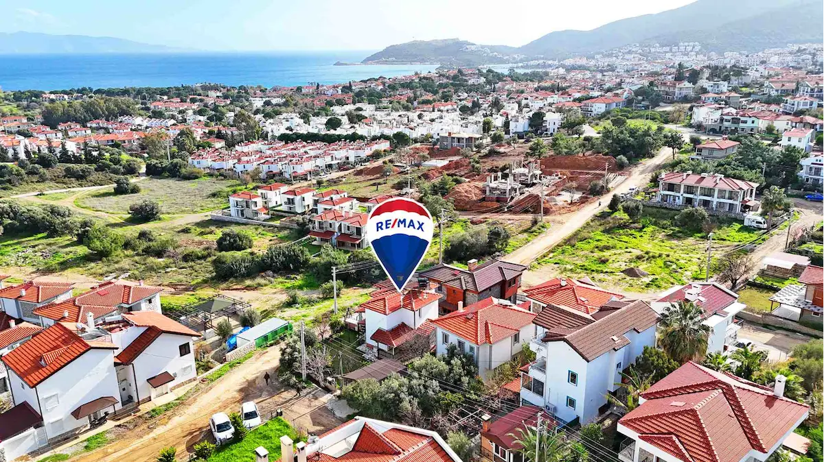 DATÇA BURGAZ MEVKİİ'NDE SATILIK DENİZ MANZARALI 3+1 TAM MÜSTAKİL VİLLA