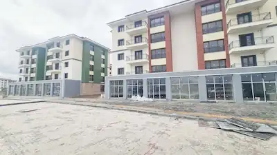 KÜTAHYA TAVŞANLI'DA KOMPLE SATILIK TICARI ALAN