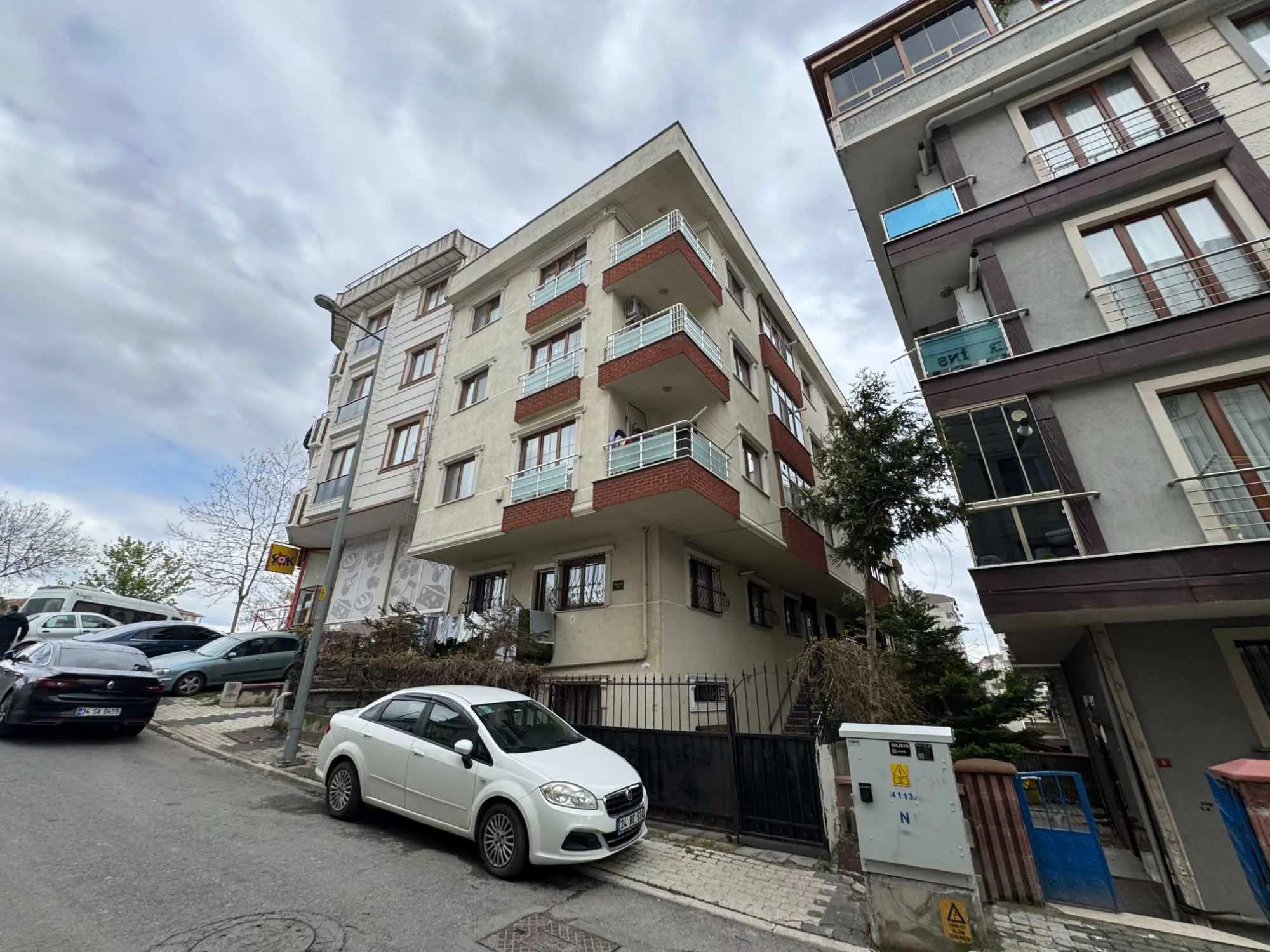 SANCAKTEPE HASTANE VE METROYA YAKIN BOŞ EŞYALI SATILIK 1+1 DAIRE